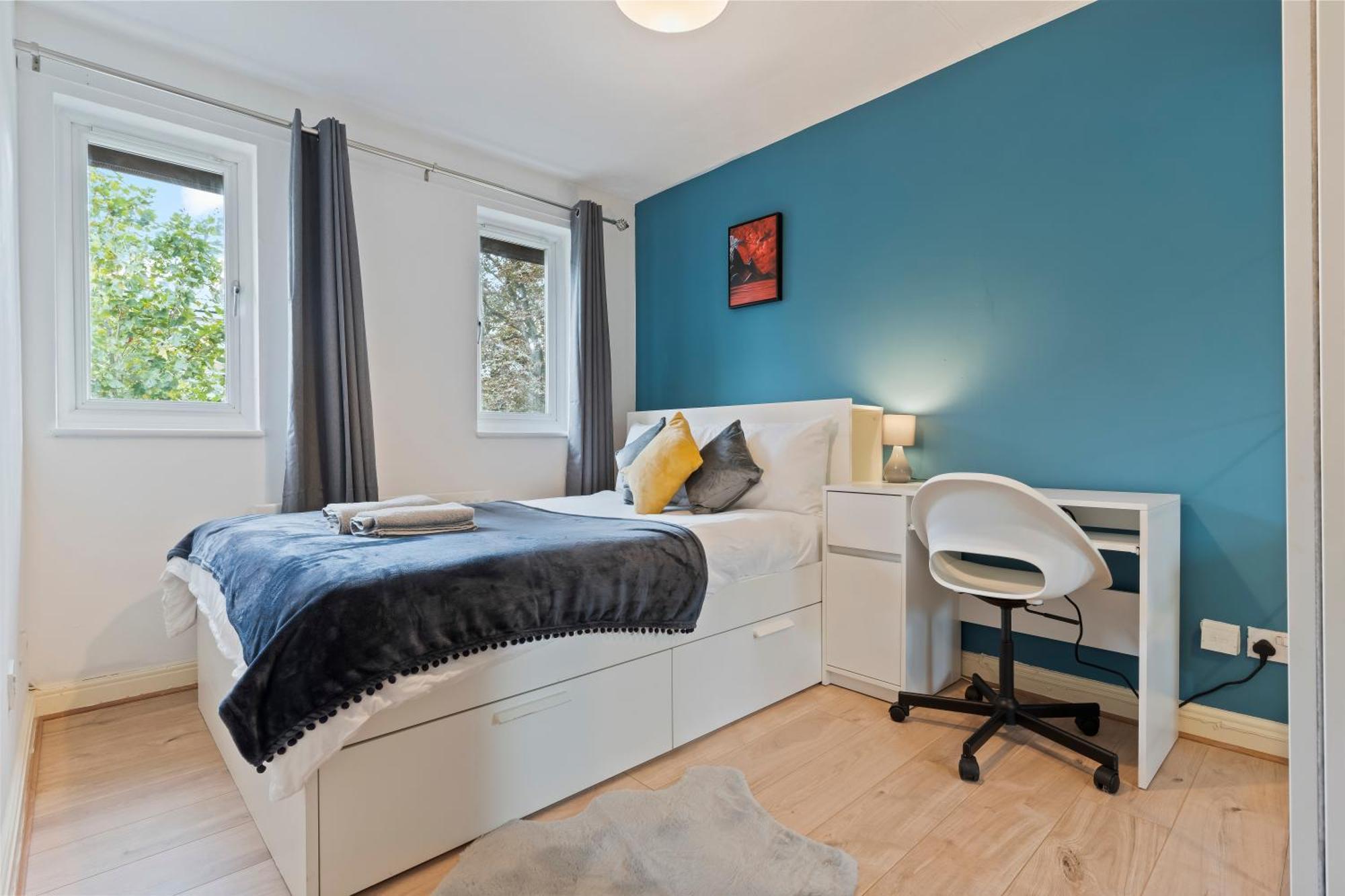 Holiday home Lovely 4Br House In The City With Parking *