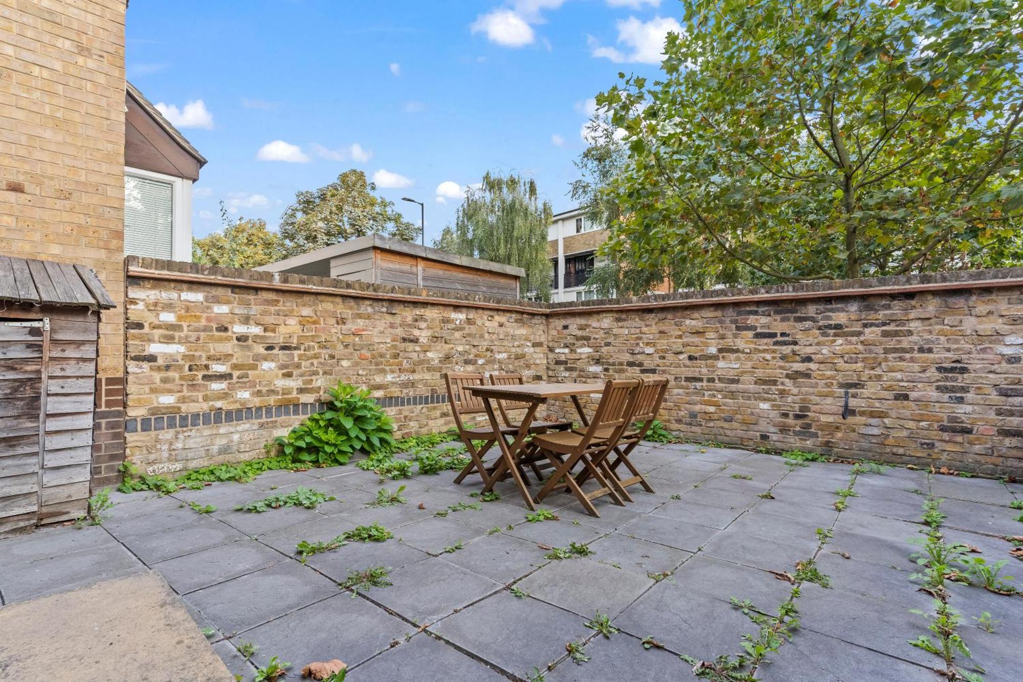 Lovely 4Br House In The City With Parking London
