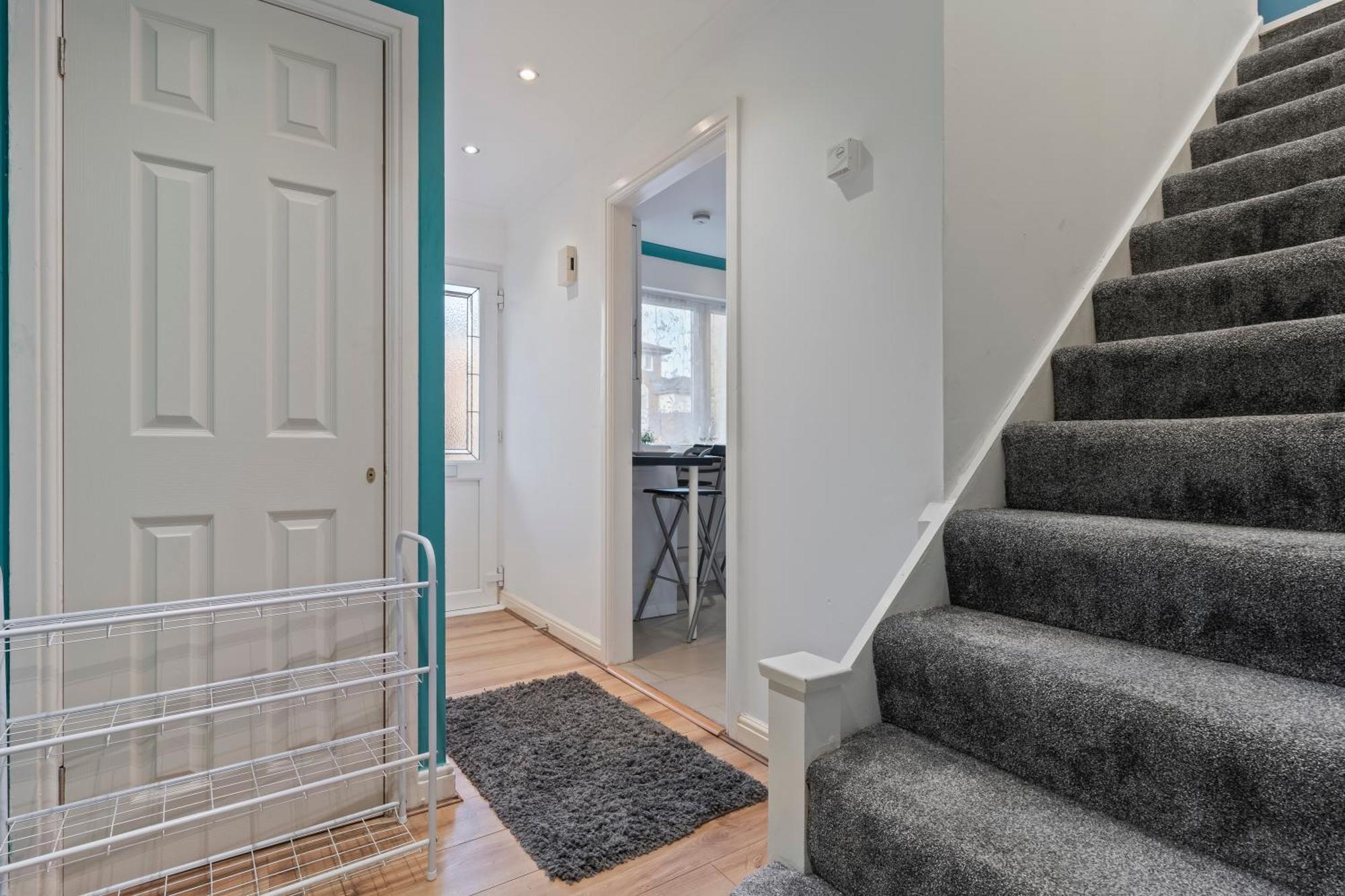 Holiday home Lovely 4Br House In The City With Parking